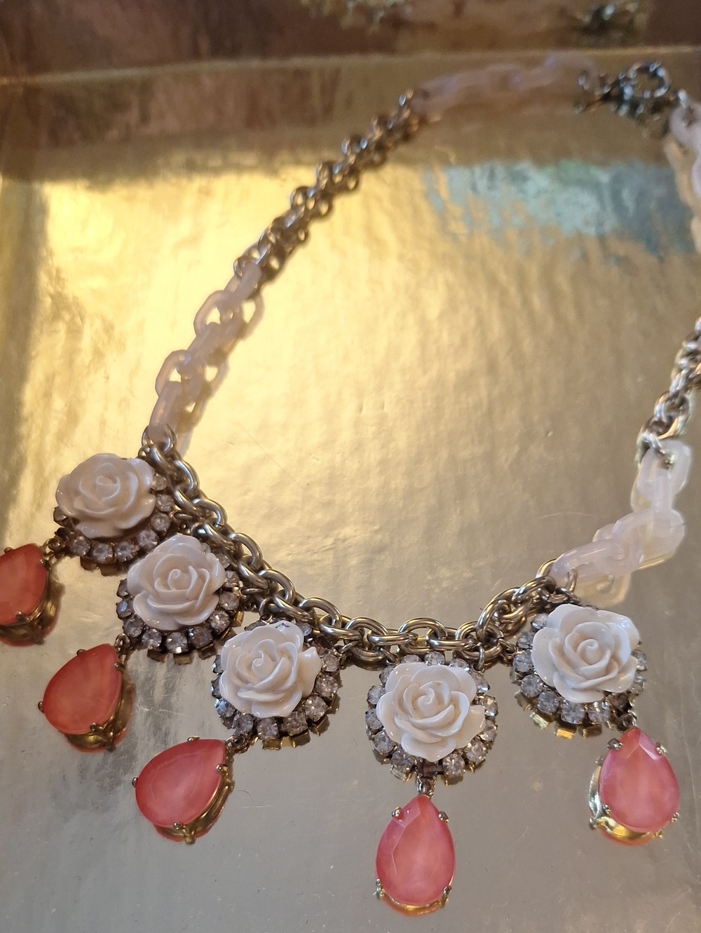 Really Pretty White Rose and Pink Teardrop Statement Necklace 10.5"